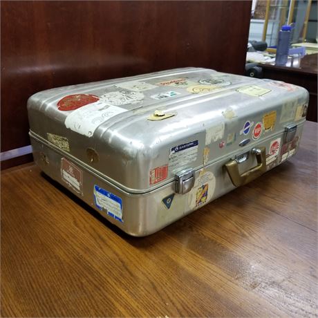 Cool Vintage Metal Suitcase - 18x26