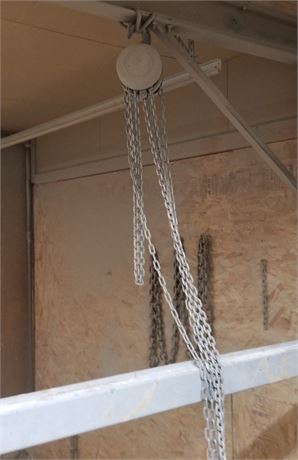 Chain Hoist w/ Extra Chain