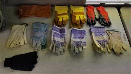 Assorted Work Gloves - 12 pcs.