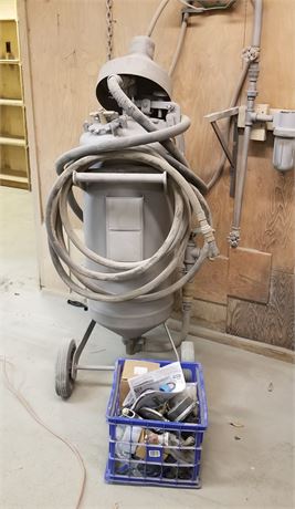 60-80 lb. Sandblast Pot w/ Extras