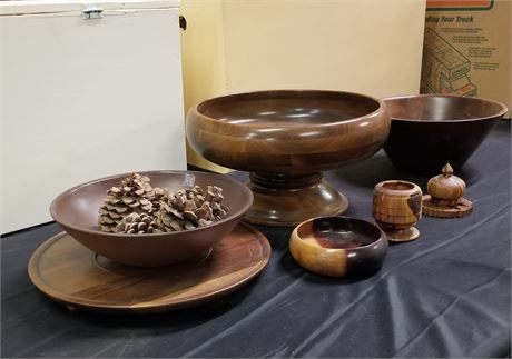Wooden Bowls and Décor
