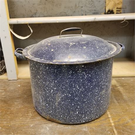 Enameled Metal Pot with Lid