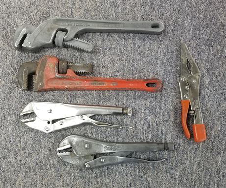 Assorted Pipe & Adjustable Locking Pliers