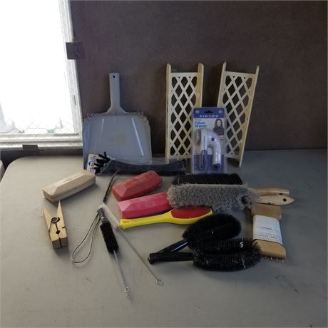 Assorted Upholstery Shop Items