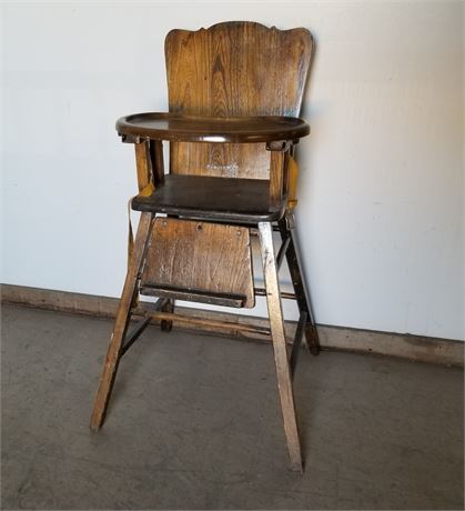 Vintage Wood High-Chair