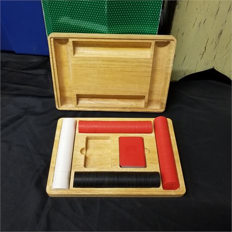 Marlboro Poker Chip & Card Case (missing one card deck)