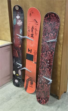 Snowboard Shelves