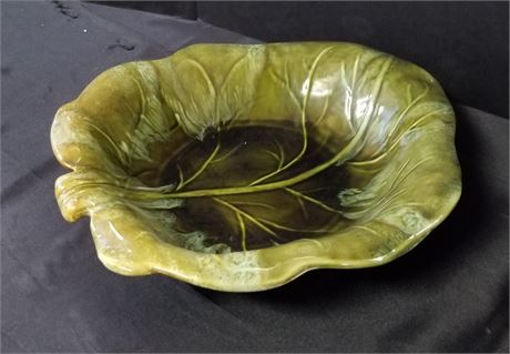 Vintage "Wade of California" Leaf Bowl #714