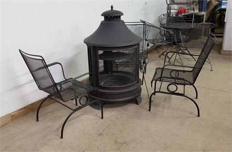 Like New Fire Pit w/ 3 Outdoor Chairs