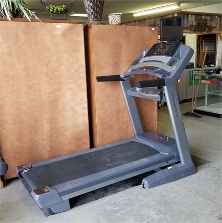 Freemotion SRR 890 Interactive Treadmill