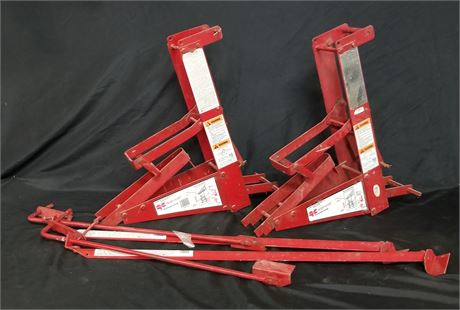 2 Scaffolding Jacks & Braces