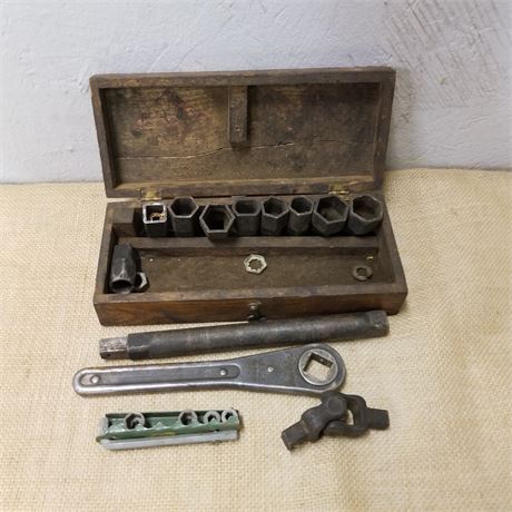 Vintage Ratchet/Extension/Sockets in Wooden Case