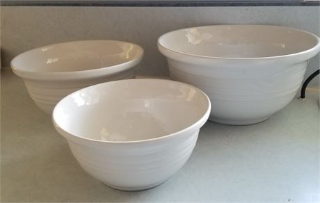 Set of 3 Nice Nesting Serving Bowls