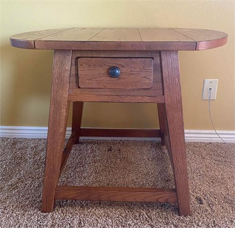 Pair of Matching Dropleaf End Tables