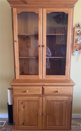 Nice Hutch Display Cabinet