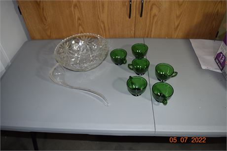 Punch bowl set w/green cups