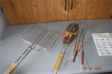 Campfire fish broiler and burger basket