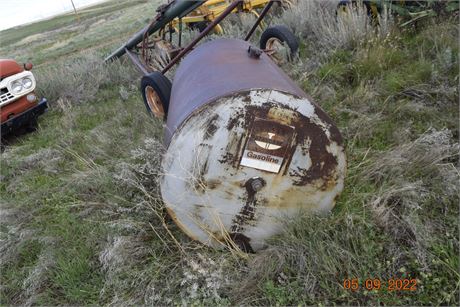 Approx 400 gallon fuel tank and stand.