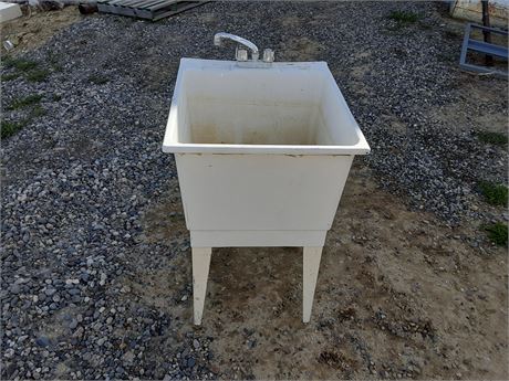 Utility sink