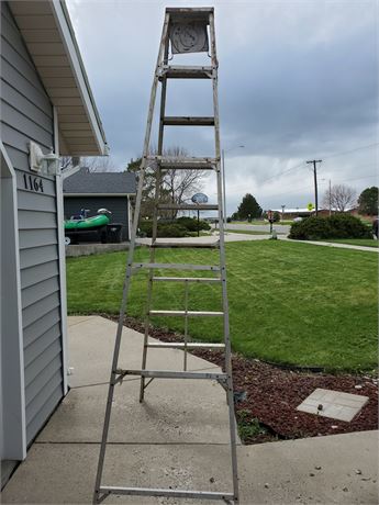 10ft aluminum ladder.  See pictures
