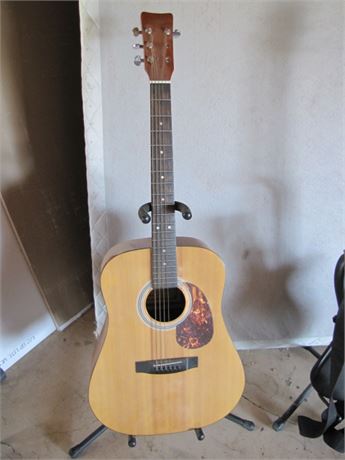 Acoustic Guitar...Needs 2 Strings and 2 Turning Knobs