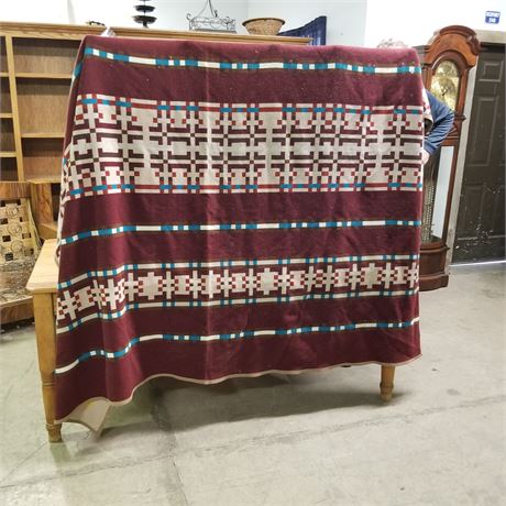 Large Pendelton - 93x99 (Maroon)