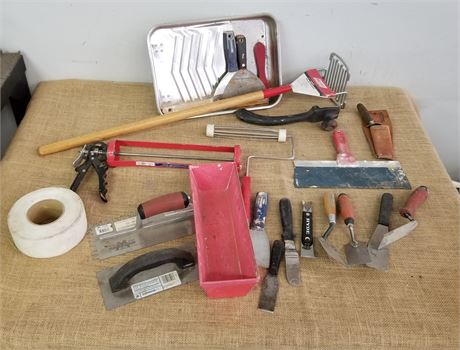 Assorted Taping & Texturizing Tools