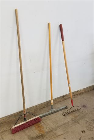 Broom/Squeegee/Rake