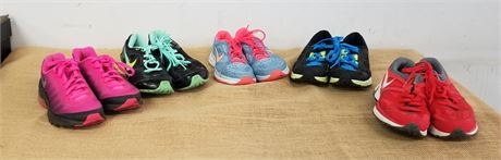 5 Pair of Ladies Nike Shoes - Sz 7.5