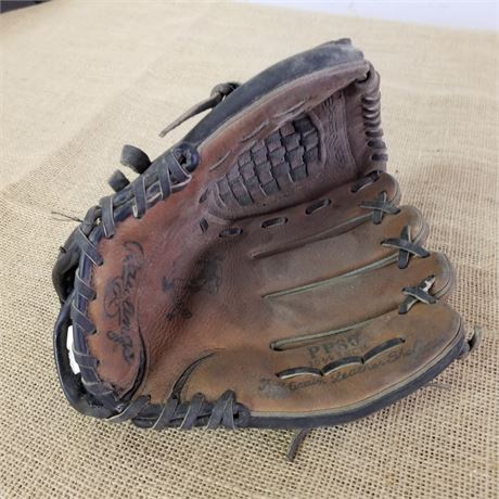 Rawlings Baseball Glove