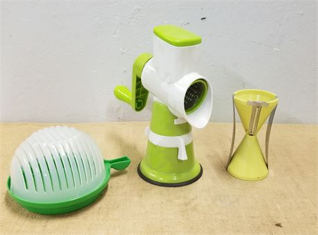 Cool Kitchen Gadgets (Iceberg Lettuce Cutter, Spiral Veggie Cutters)