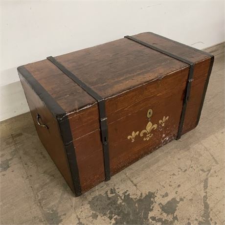 Antique Wood Swedish Trunk 32x19x18