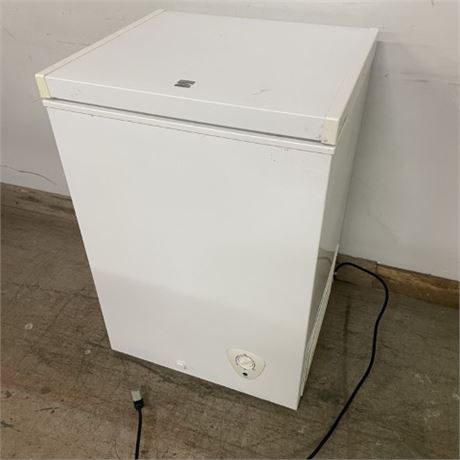 Small Reach-In Kenmore Freezer - 22x21x33