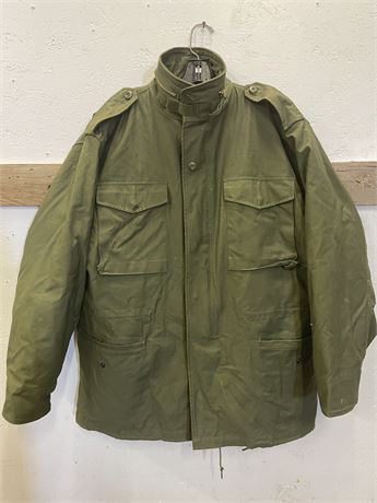 New, Unused USA Army Cold Weather Coat w/ Liner - Sz L