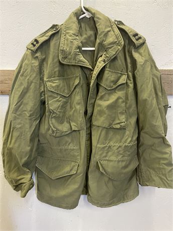 USA Army Cold Weather Field Coat w/ Captains Epaulet insignia