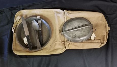 1870s U.S. Cavalry Field Bag with Mess Plate/Tin/Utensils