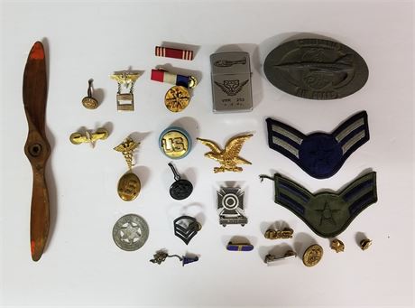 Military Pins/Insignia Patches/Ribbons/Buckle/Lighter