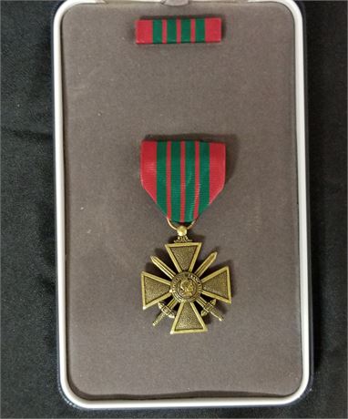 1939-45 French Republic Medal & Ribbon