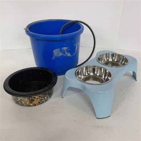 Heated Water Pail and Pet Food Dishes