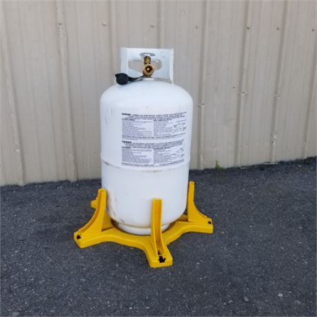 Propane Tank w/ Fuel & Stand