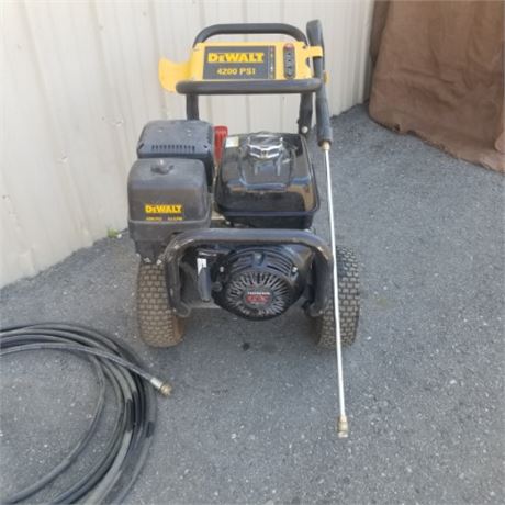 Dewalt 4200 PSI Pressure Washer...Starts & Runs