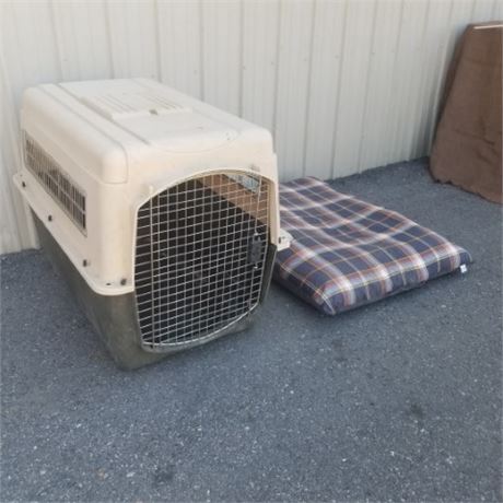 Large Pet Mate Carrier w/ Bed - 48x20x29