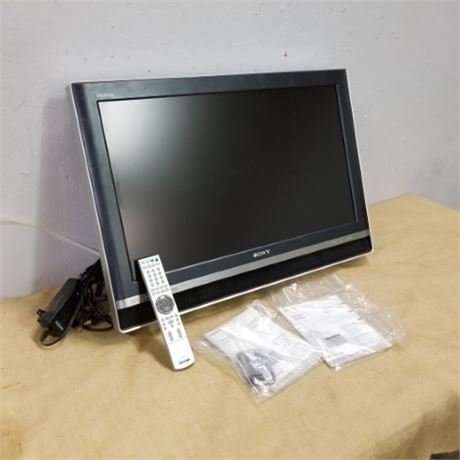 32" Sony Bravia LCD TV w/ Remote