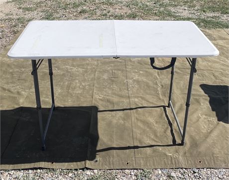 3 Folding Tables