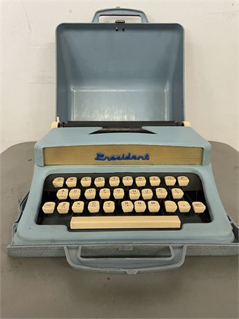 Vintage Tom Thumb 'President' Portable Typewriter