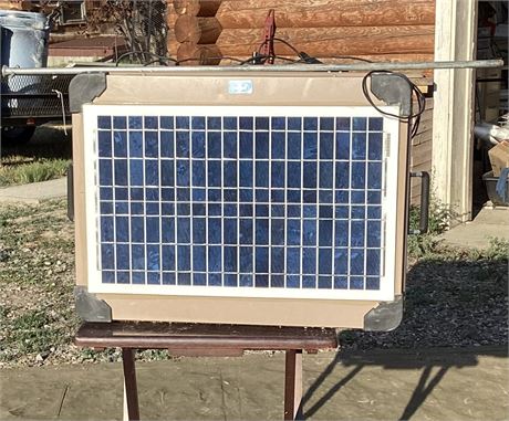 Solar Powered Electric Fence Charger