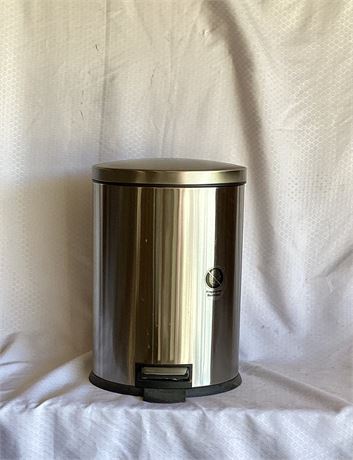 Metal Wastebasket Perfect For Bathroom