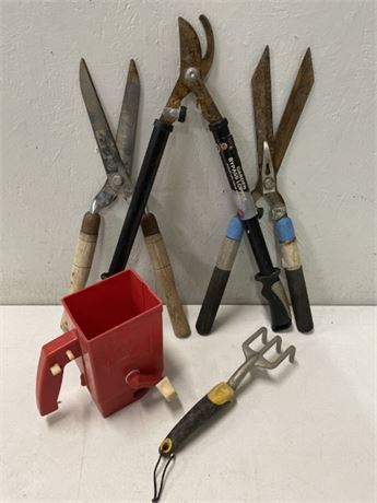 Assorted Lawn & Garden Handyman Items