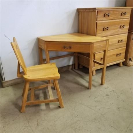 Vintage Ranch Oak - Corner Desk & Chair - 44x31x28