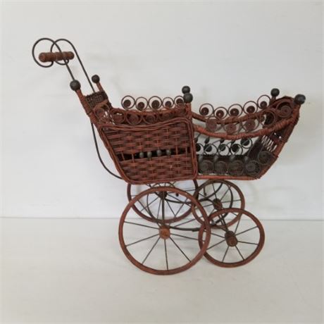 Cool Vintage Decorative Baby Carriage